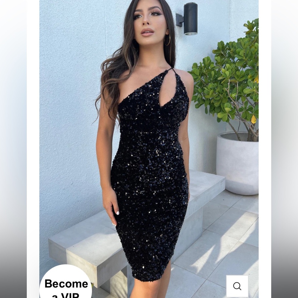 Velvi size medium black sparkly sexy beautiful elegant midi dress - sequins
